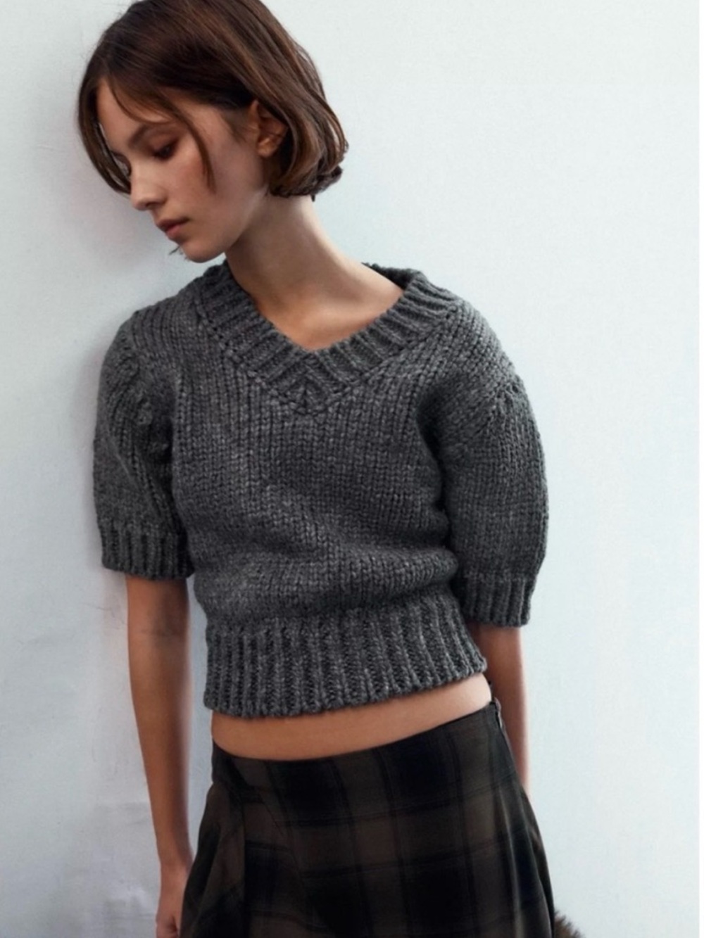 Zara Chunky Knit V-Neck Short Sleeve Gray Sweater - Size Medium - Picture 4 of 12